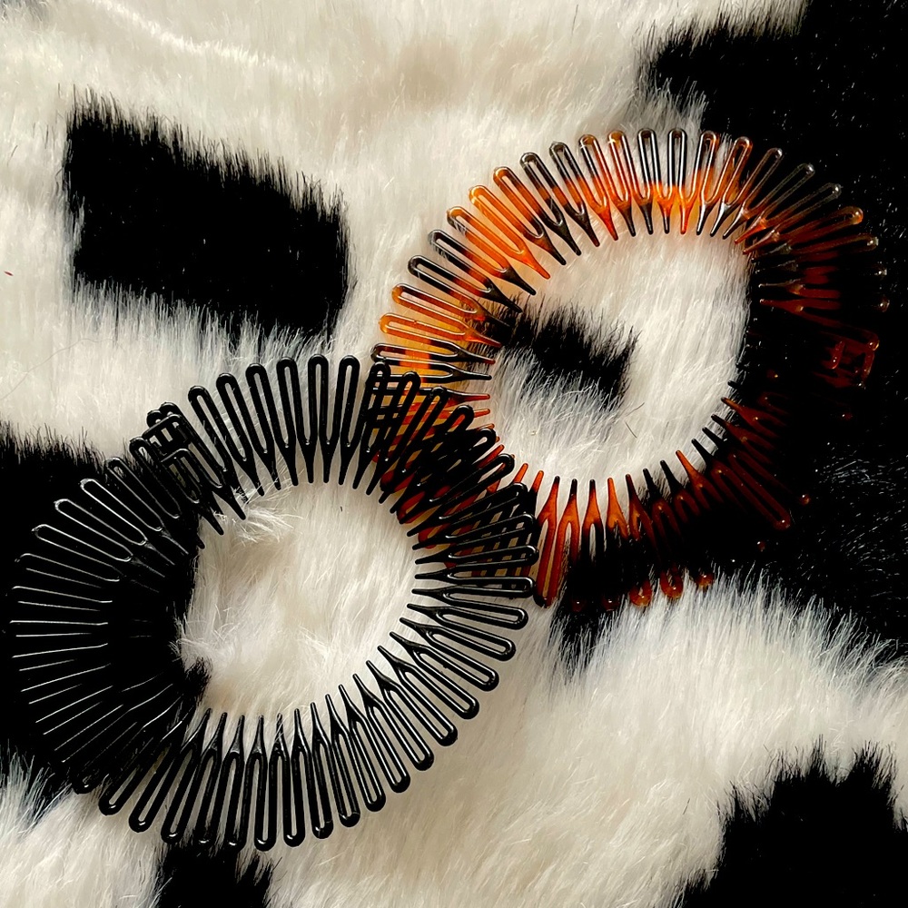 Two pack of 90s style comb headbands ⭐️
